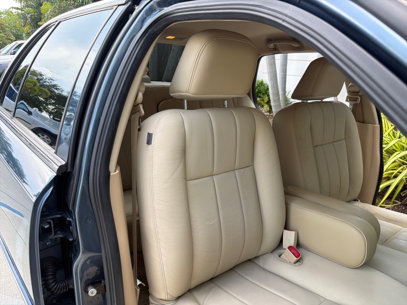 2007 Mercury Grand Marquis LS LOW MILES 52,599 1 OWNER in ,