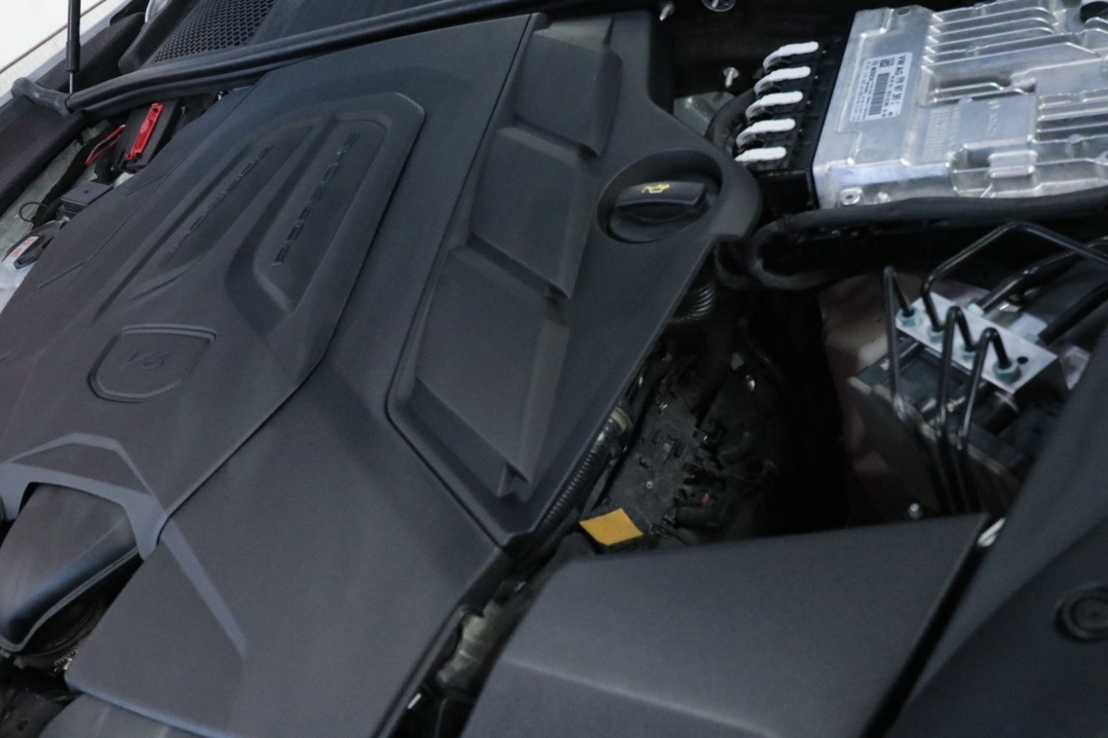 Used Car 2025 Porsche Cayenne  For Sale Under $90,000 In Austin, Texas