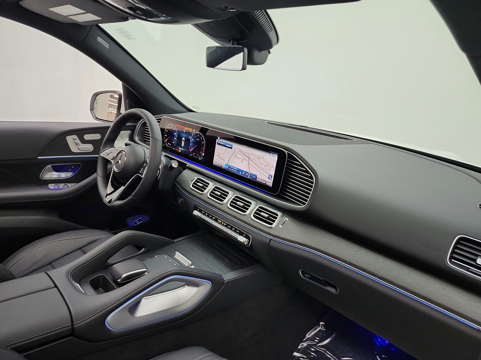 New 2026 Polar White Mercedes-Benz GLE 350 4MATIC® SUV image 14