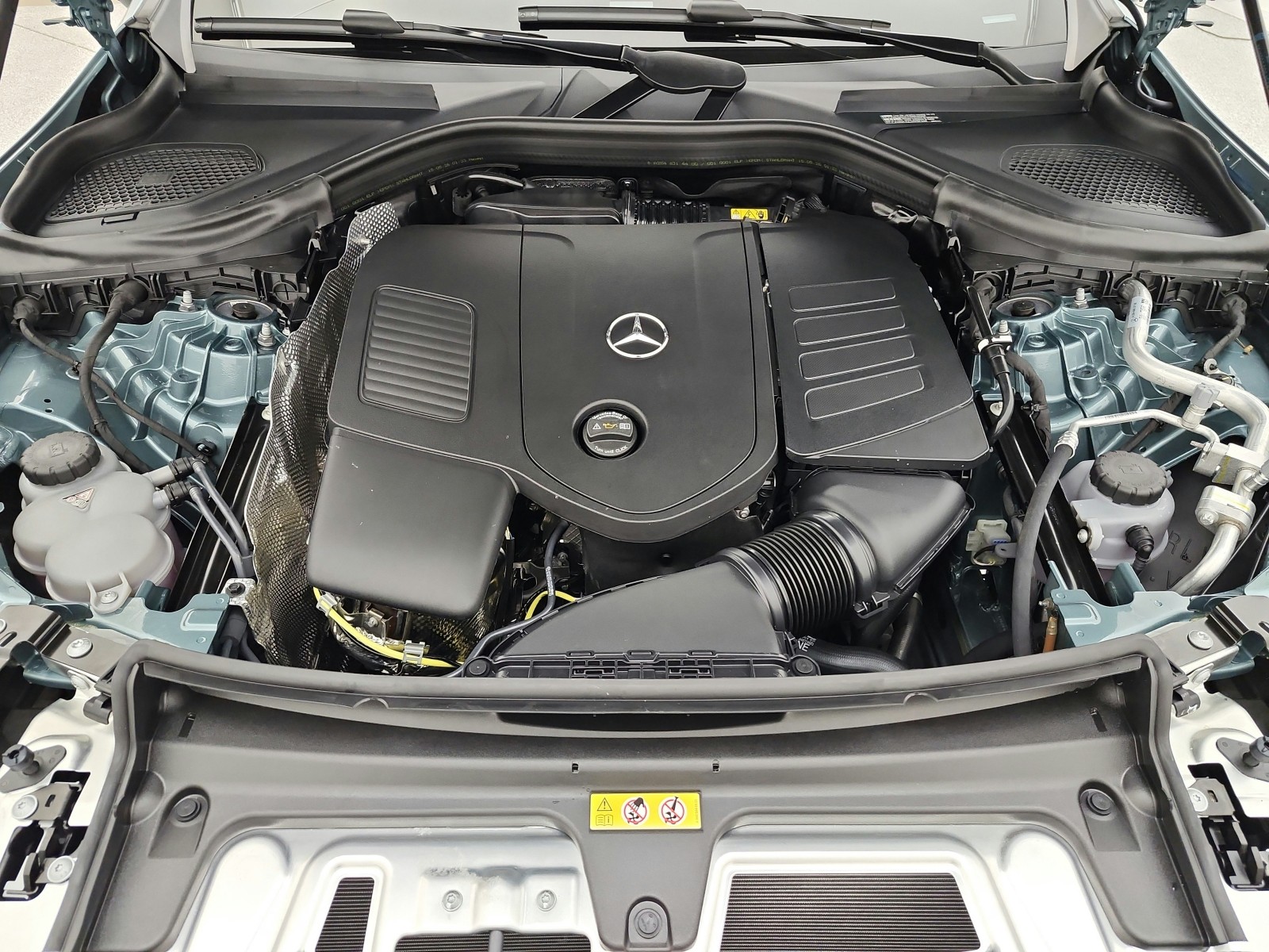 New 2027 Verde Silver Metallic Mercedes-Benz GLC 300 4MATIC® SUV image 12