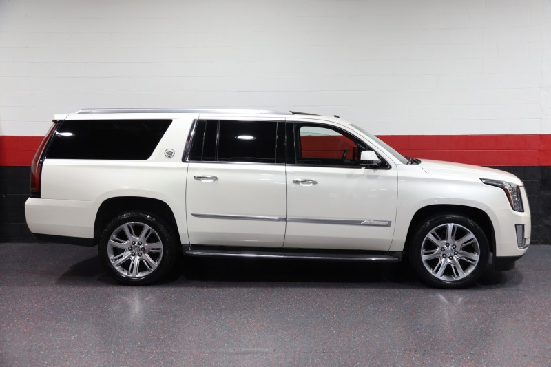 2015 Cadillac Escalade ESV Luxury 4WD 4dr SUV in , 