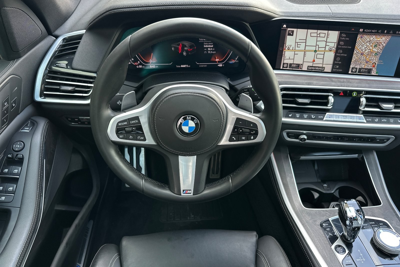 Used 2021 Black Sapphire Metallic BMW sDrive40i image 13
