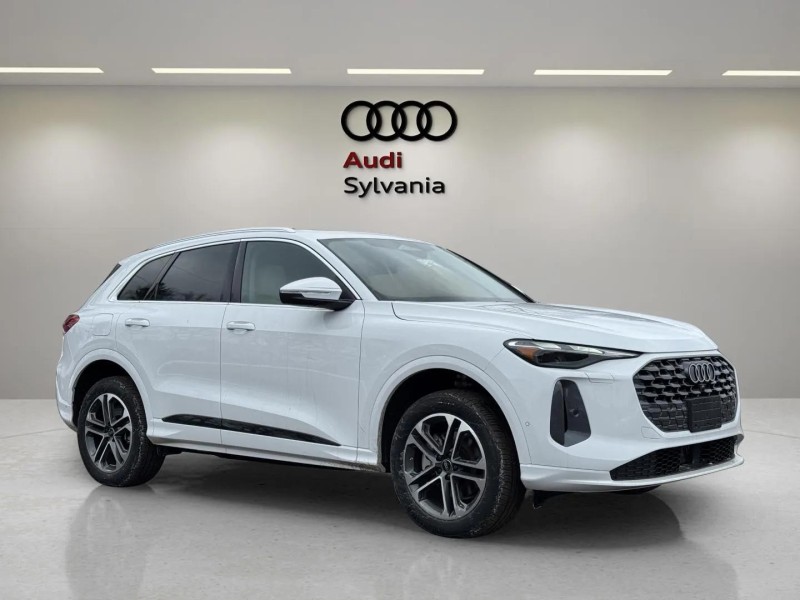 2025 Audi Q5 quattro Premium 40 TFSI