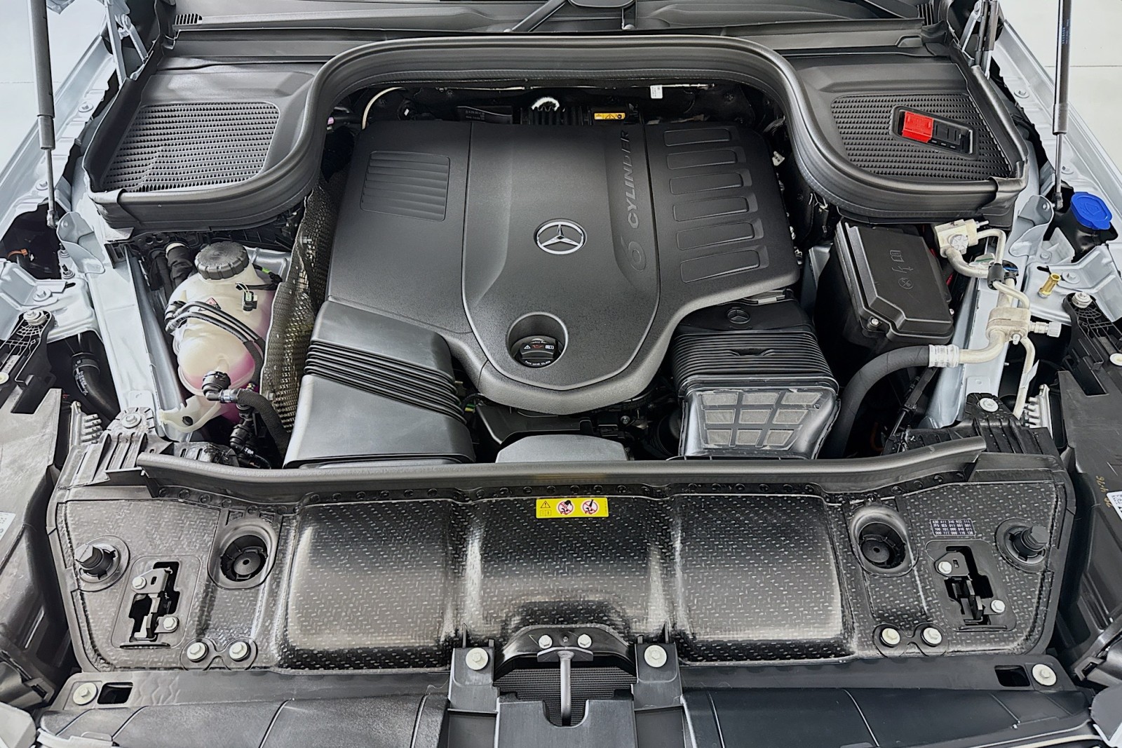 New 2026 Cirrus Silver Metallic Mercedes-Benz GLS 450 4MATIC® SUV image 11