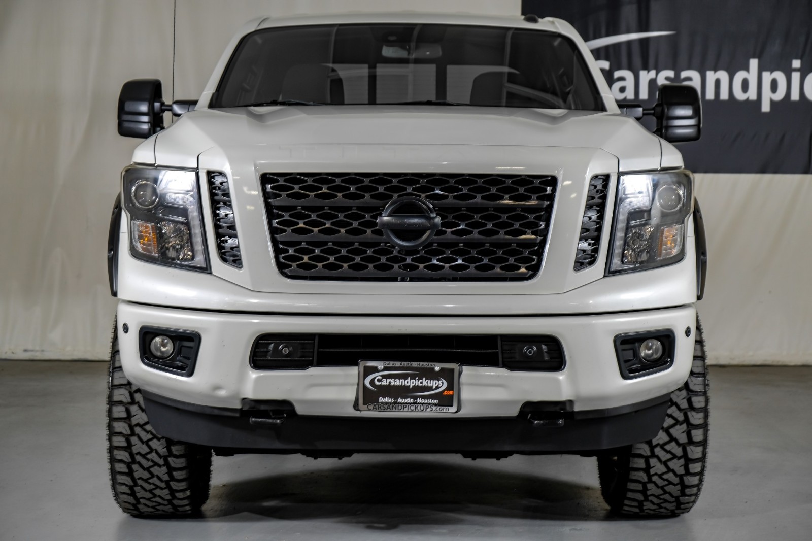 2019 Nissan Titan XD SV Midnight 3