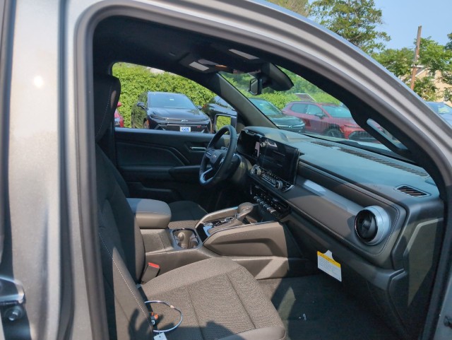 2024 Chevrolet Colorado 4WD LT 20