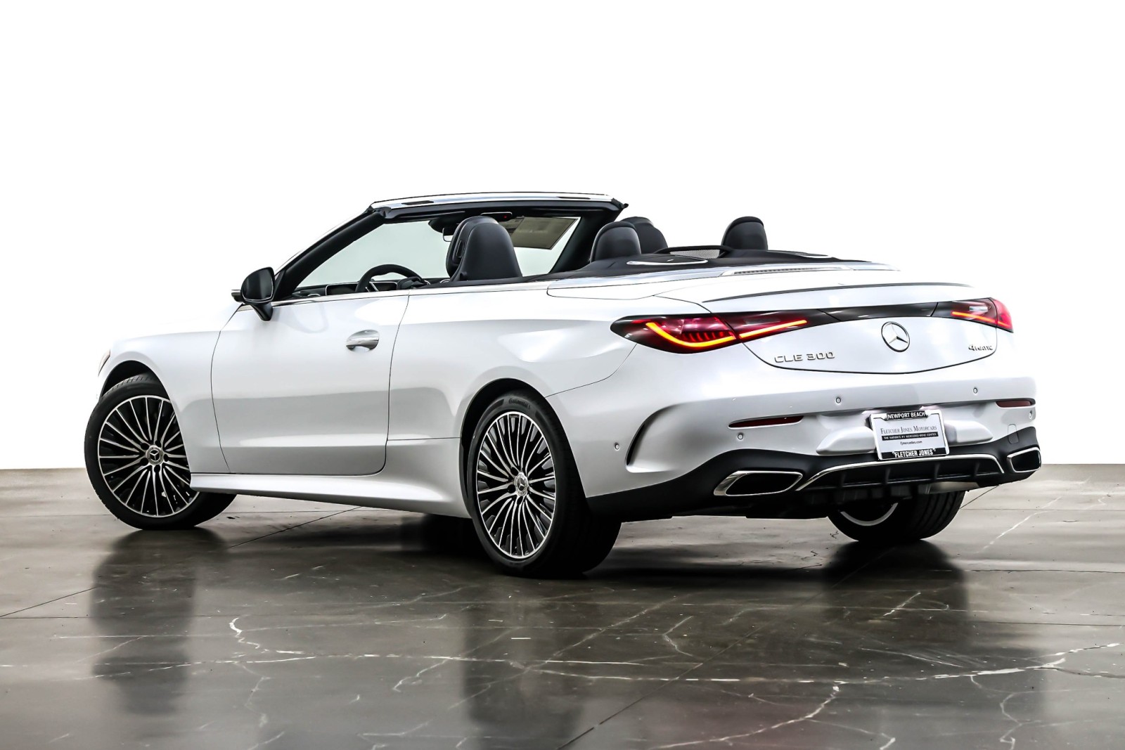 New 2026 MANUFAKTUR Moonlight White Metallic Mercedes-Benz CLE 300 image 13