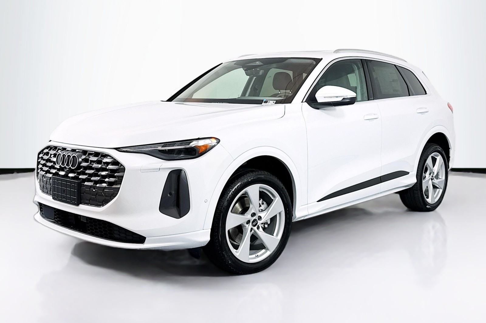 2025 Audi New Q5 Premium Plus's photo