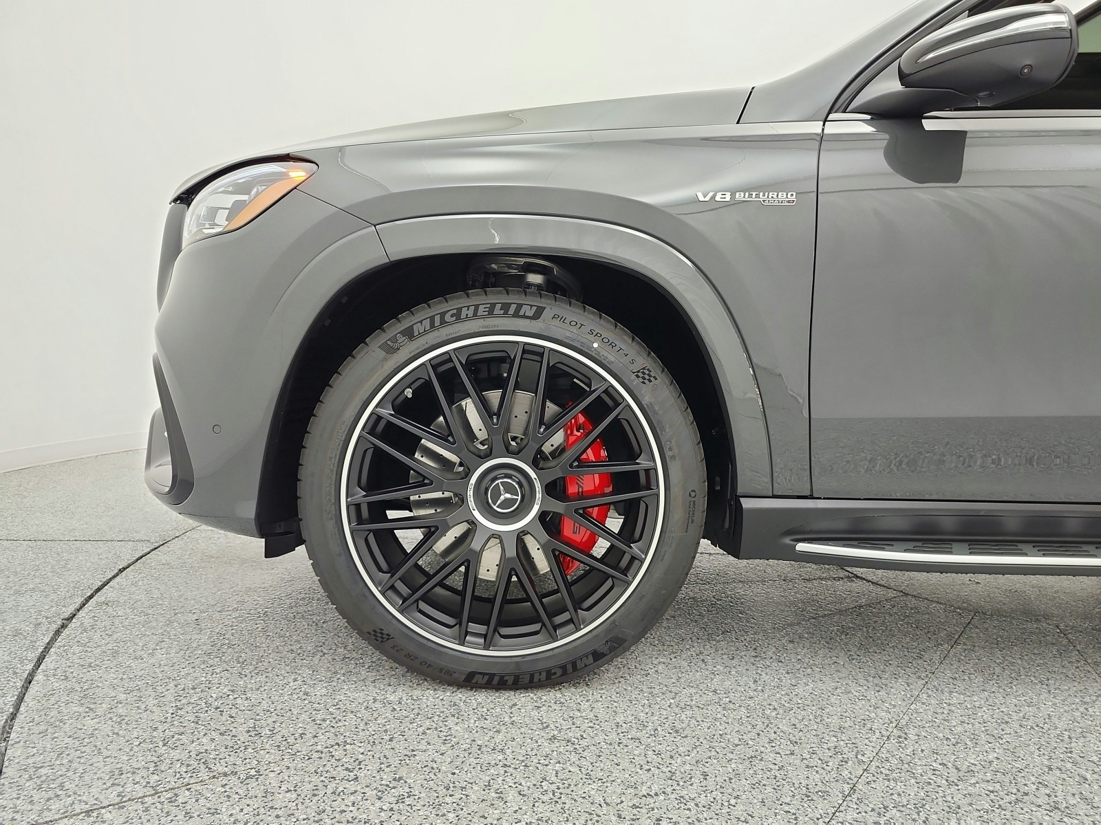 New 2026 MANUFAKTUR Signature Silicon Grey Mercedes-Benz AMG® GLS 63 4MATIC+ SUV image 13