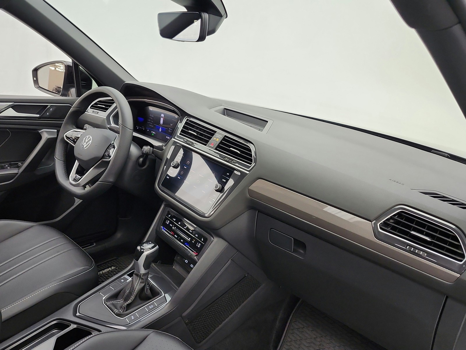 Used 2024 Platinum Gray Metallic Volkswagen 2.0T SE R-Line Black FWD image 24
