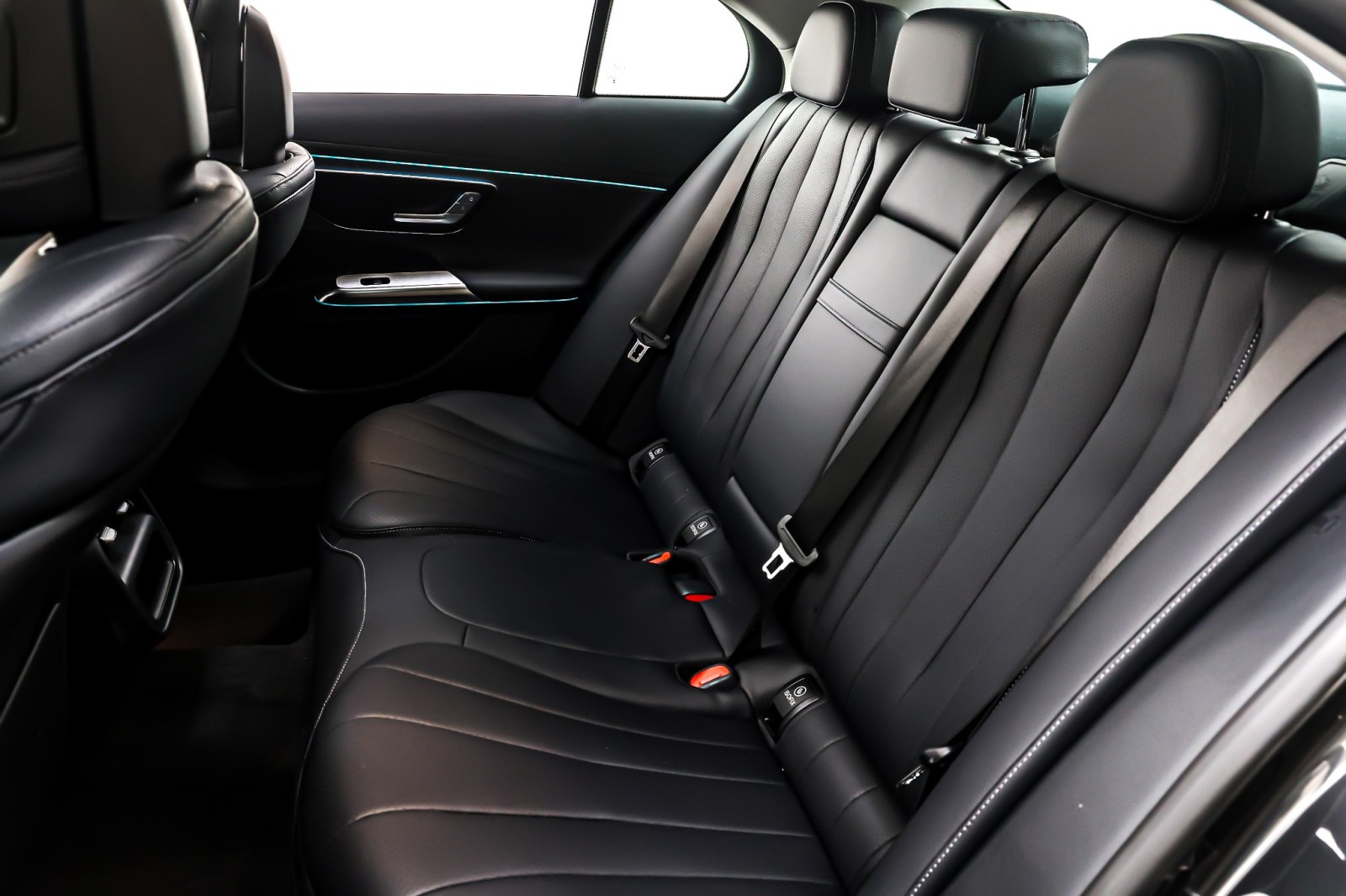 New 2026 Graphite Grey Metallic Mercedes-Benz E 350 image 8