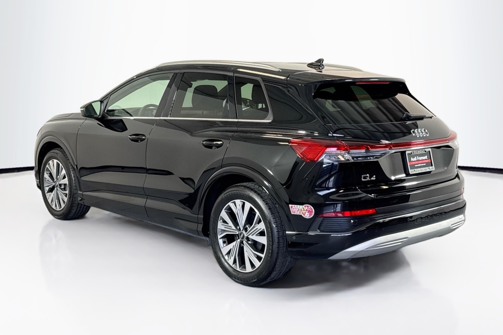 Used 2023 MYTHOS BLACK Audi Premium Plus image 7