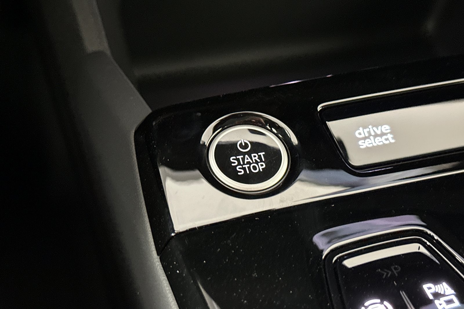 New 2027 Glacier White Metallic Audi Premium RWD image 22