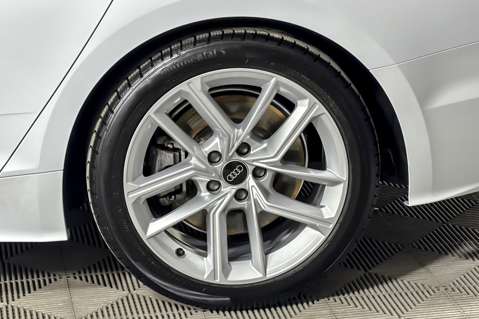 Used 2023 Glacier White Metallic Audi S line Premium 45 TFSI quattro image 24