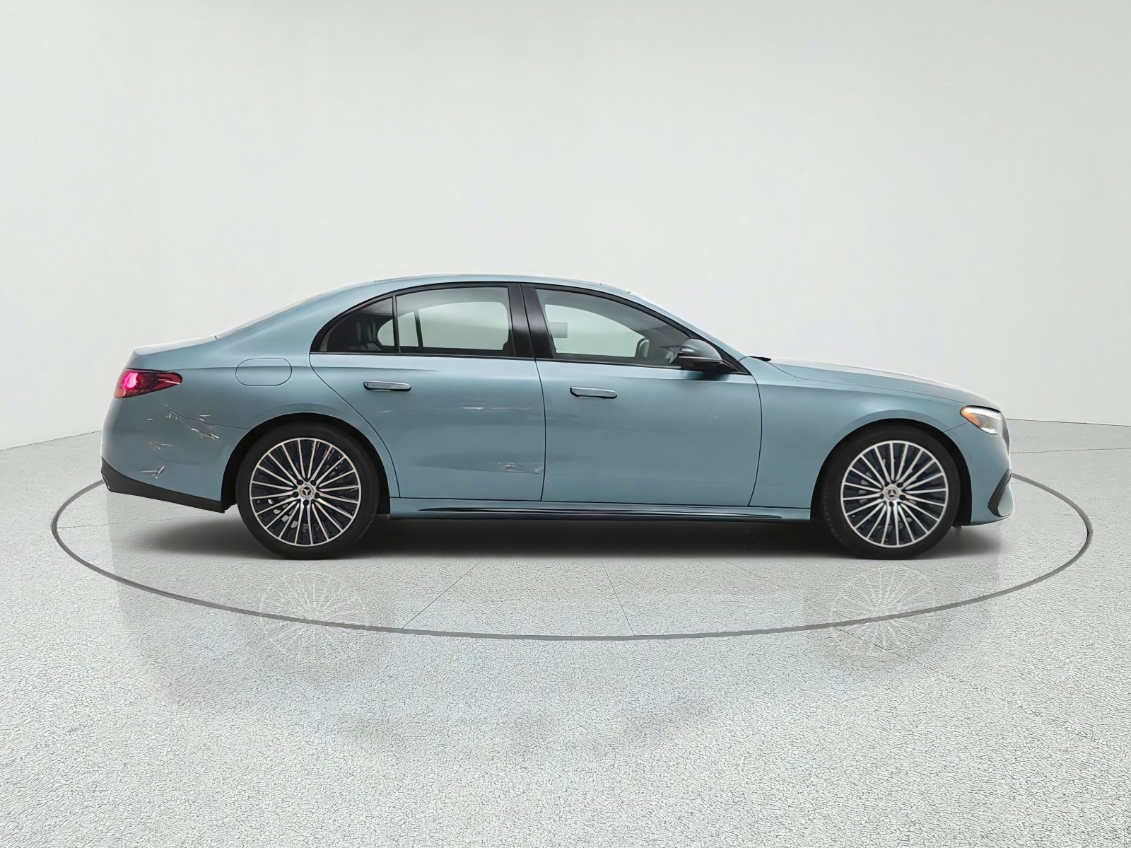 New 2027 Verde Silver Metallic Mercedes-Benz E 350 RWD Sedan image 4