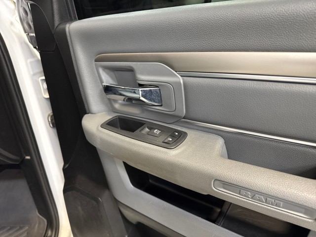 2020 Ram 1500 Classic SLT 4WD 5.7L-V8 in ,