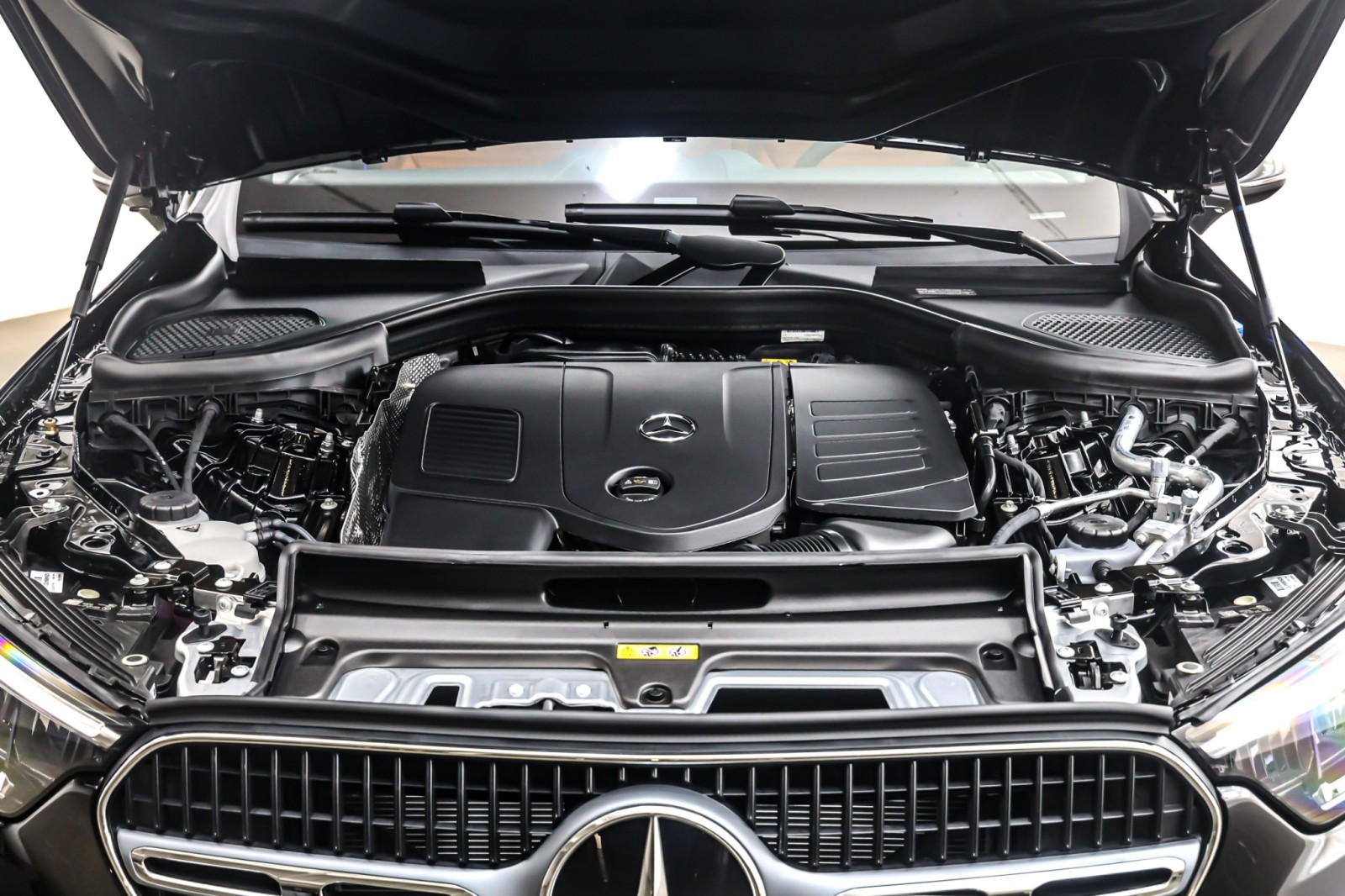 New 2026 Black Mercedes-Benz GLC 300 image 11