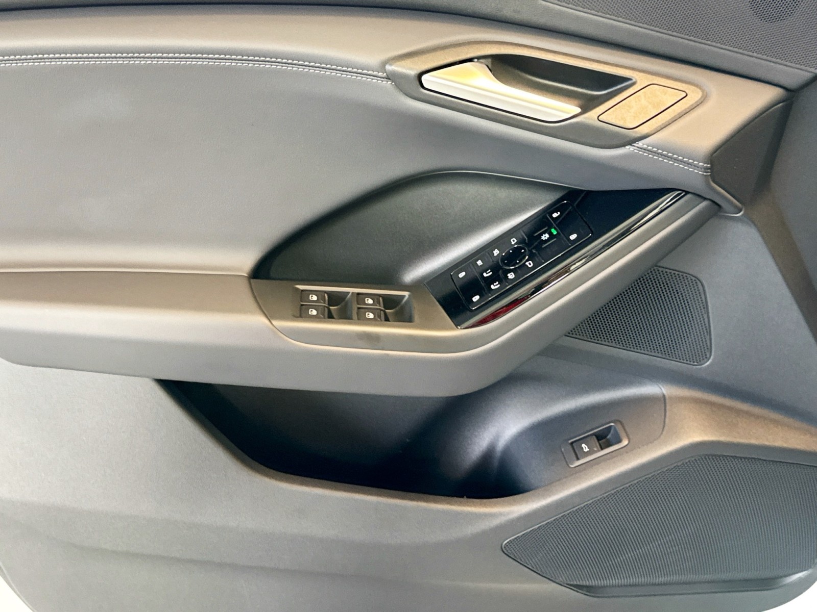 Used 2025 Glacier White Metallic Audi Premium image 15