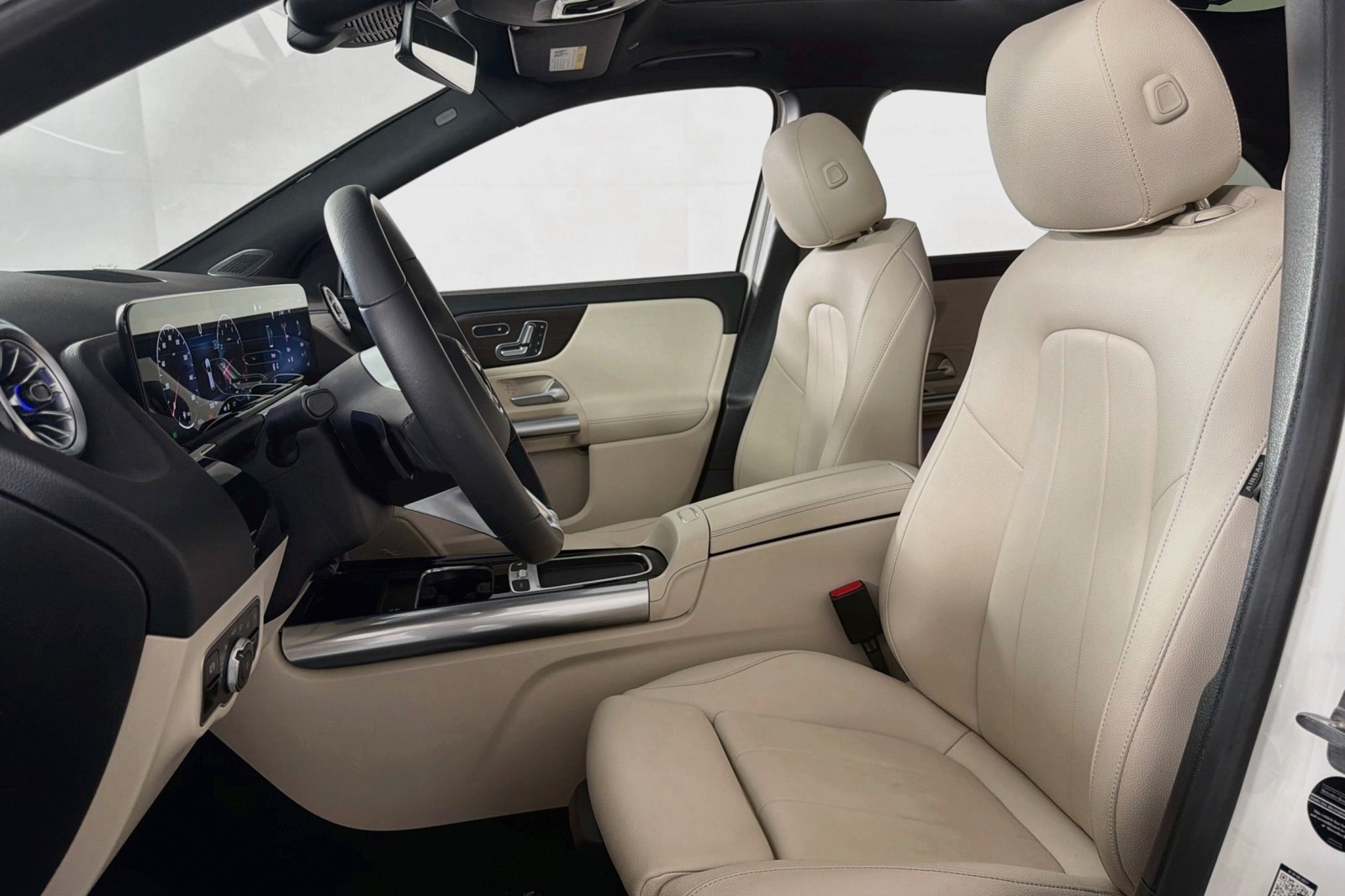 Certified Used 2026 Polar White Mercedes-Benz GLA 250 image 20
