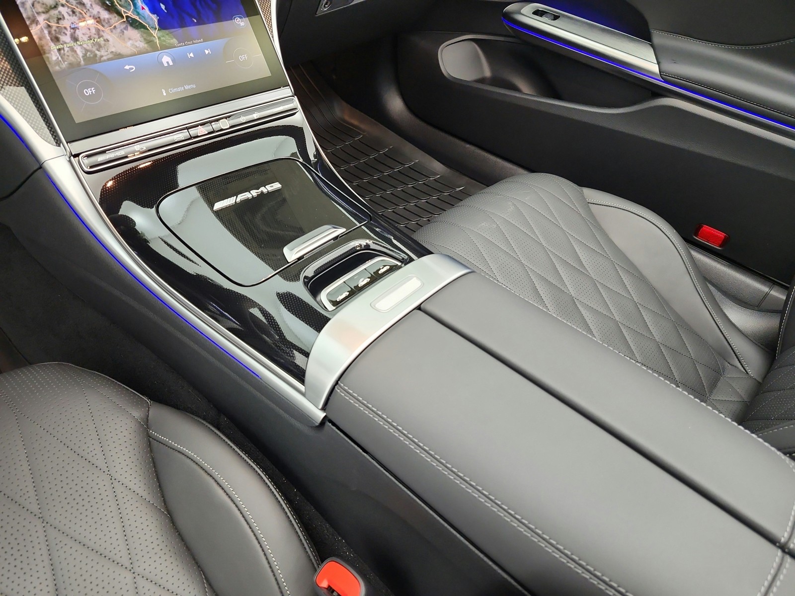 New 2026 MANUFAKTUR Moonlight White Metallic Mercedes-Benz AMG® CLE 53 image 10