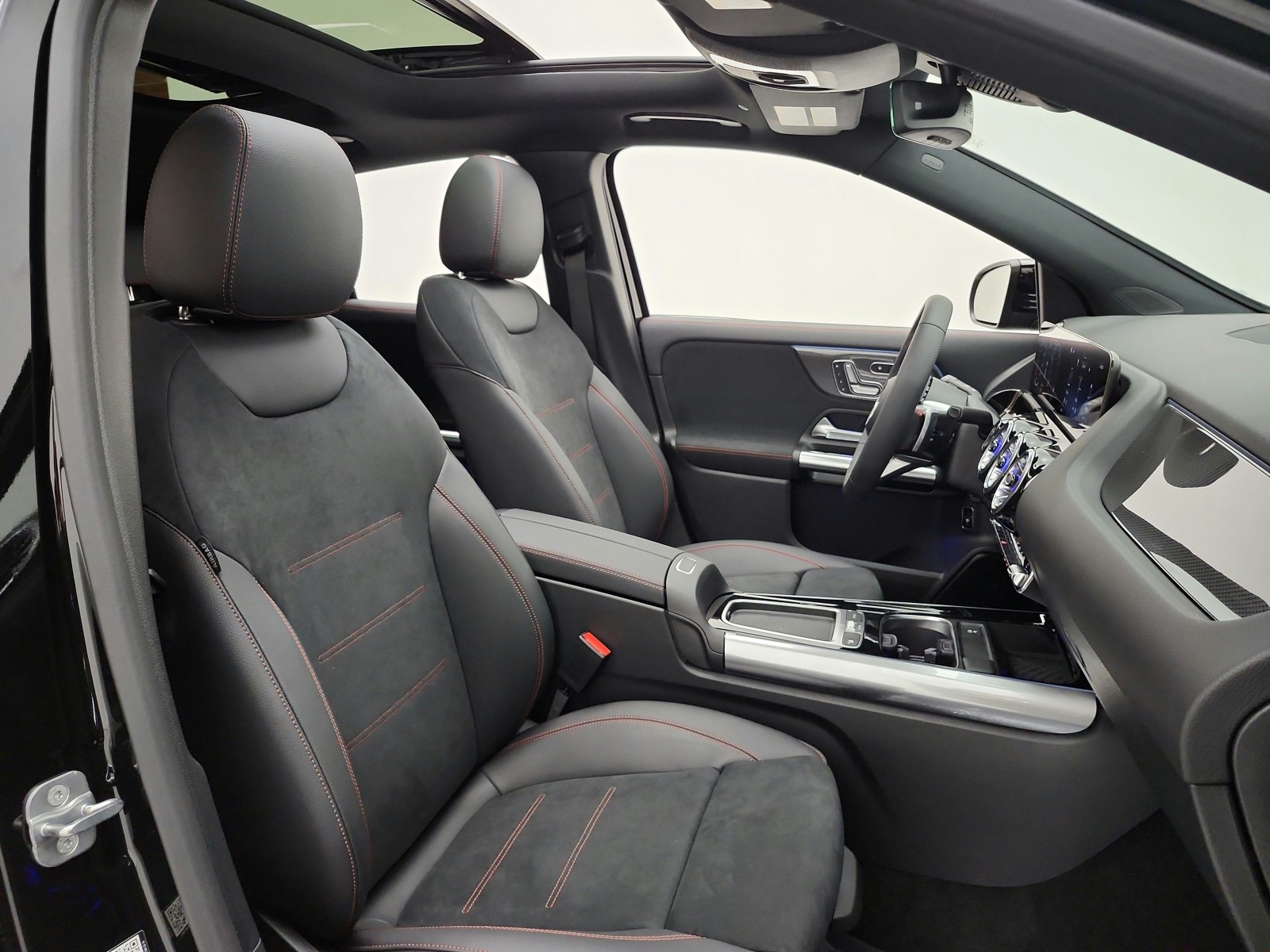 New 2026 Cosmos Black Metallic Mercedes-Benz GLA 250 SUV image 15
