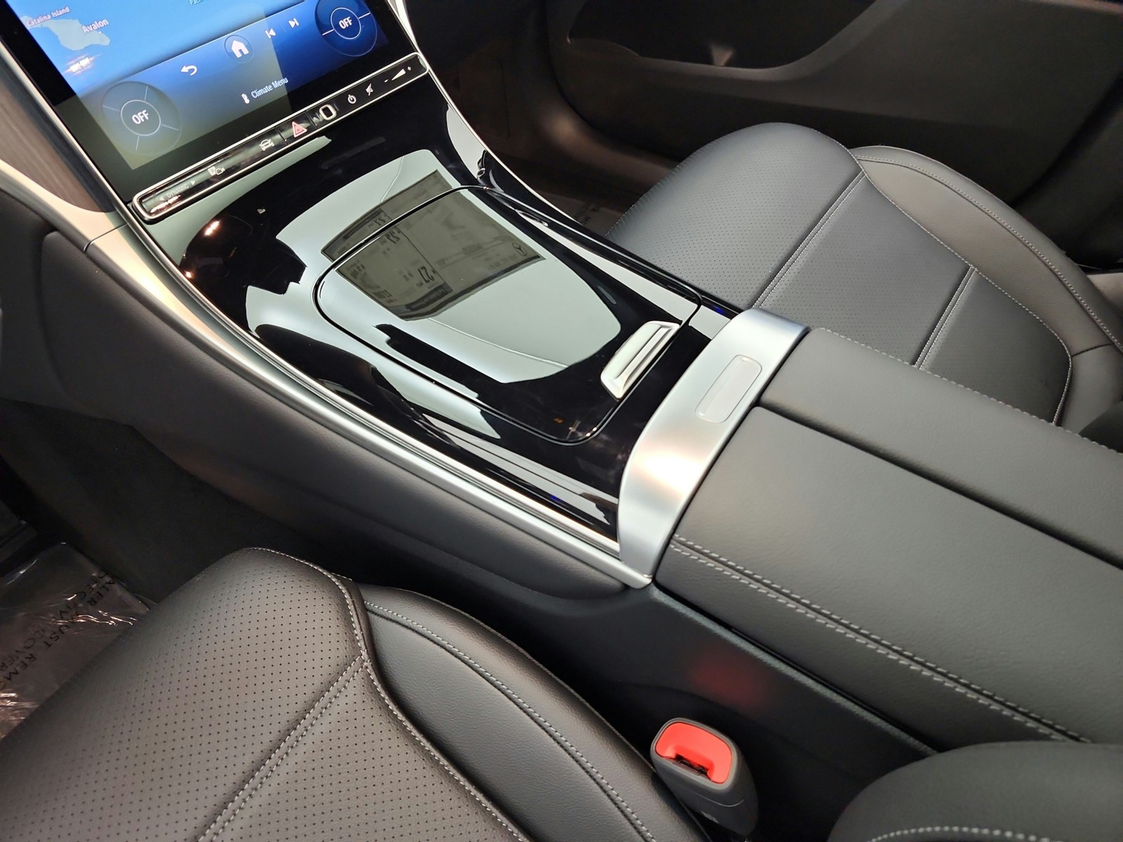 New 2026 Black Mercedes-Benz GLC 300 SUV image 10