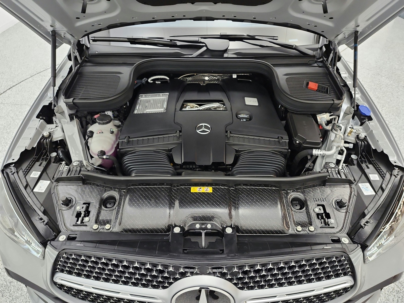 New 2026 MANUFAKTUR Alpine Grey Mercedes-Benz GLE 580 4MATIC® SUV image 14