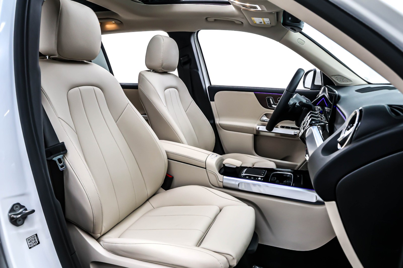 Used 2023 Polar White Mercedes-Benz GLB 250 image 6