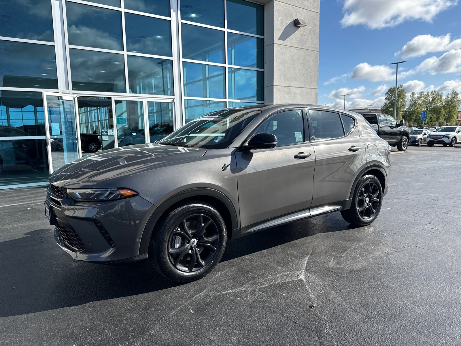 View vehicle photo 4