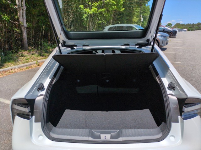 ToyotaPrius Plug-In Hybrid33