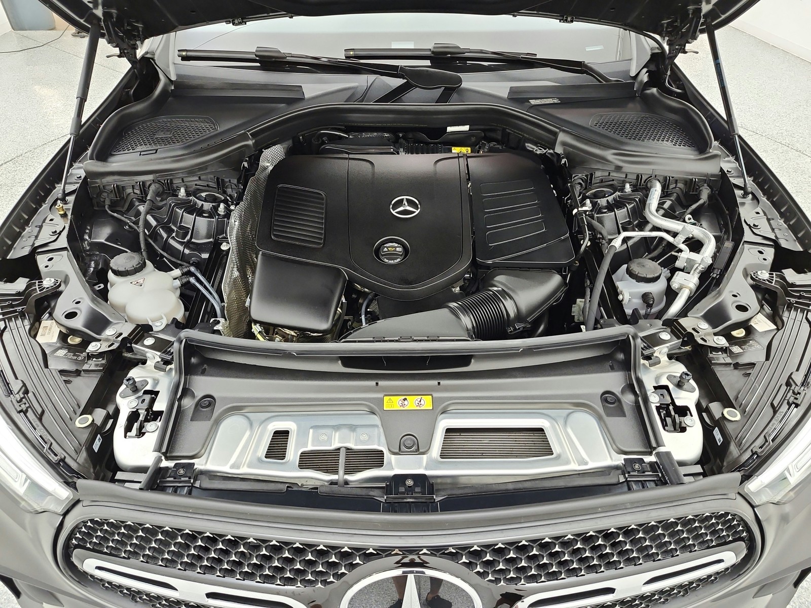 Certified Used 2026 MANUFAKTUR Graphite Grey Magno Mercedes-Benz GLC 300 4MATIC® Coupe image 16
