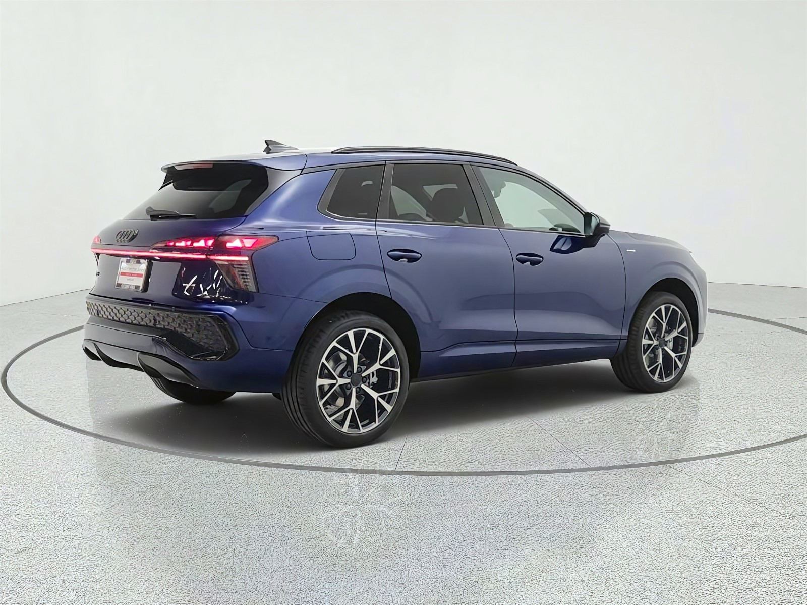 New 2026 Navarra Blue Metallic Audi S line quattro image 5