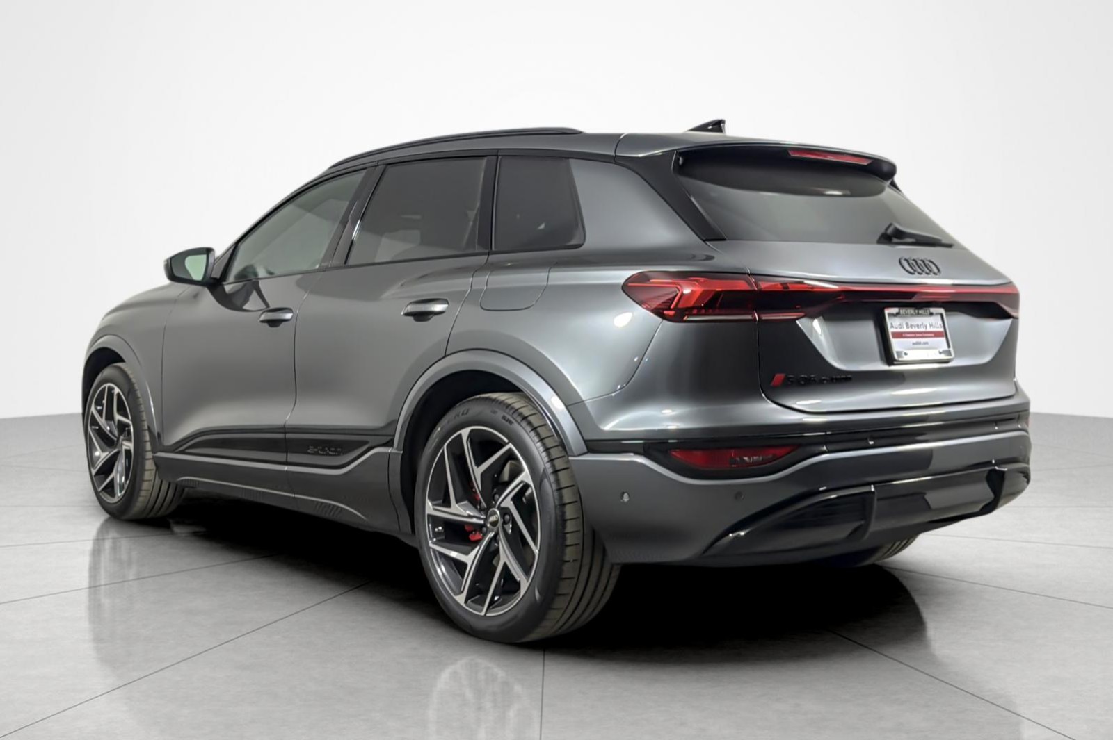 New 2027 Daytona Gray Pearl Effect Audi Premium Plus quattro image 4