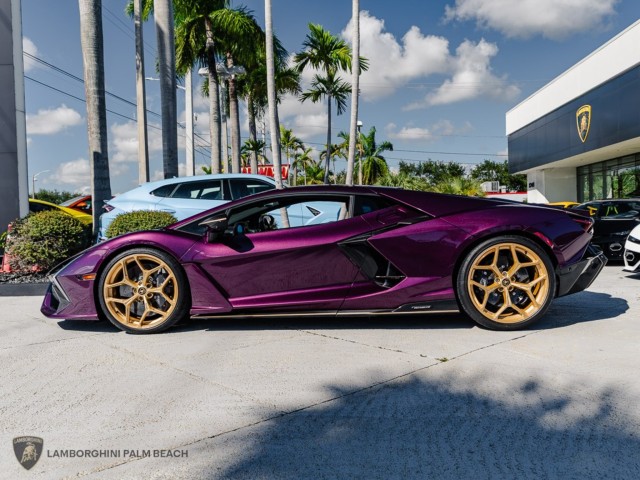 Lamborghini Revuelto