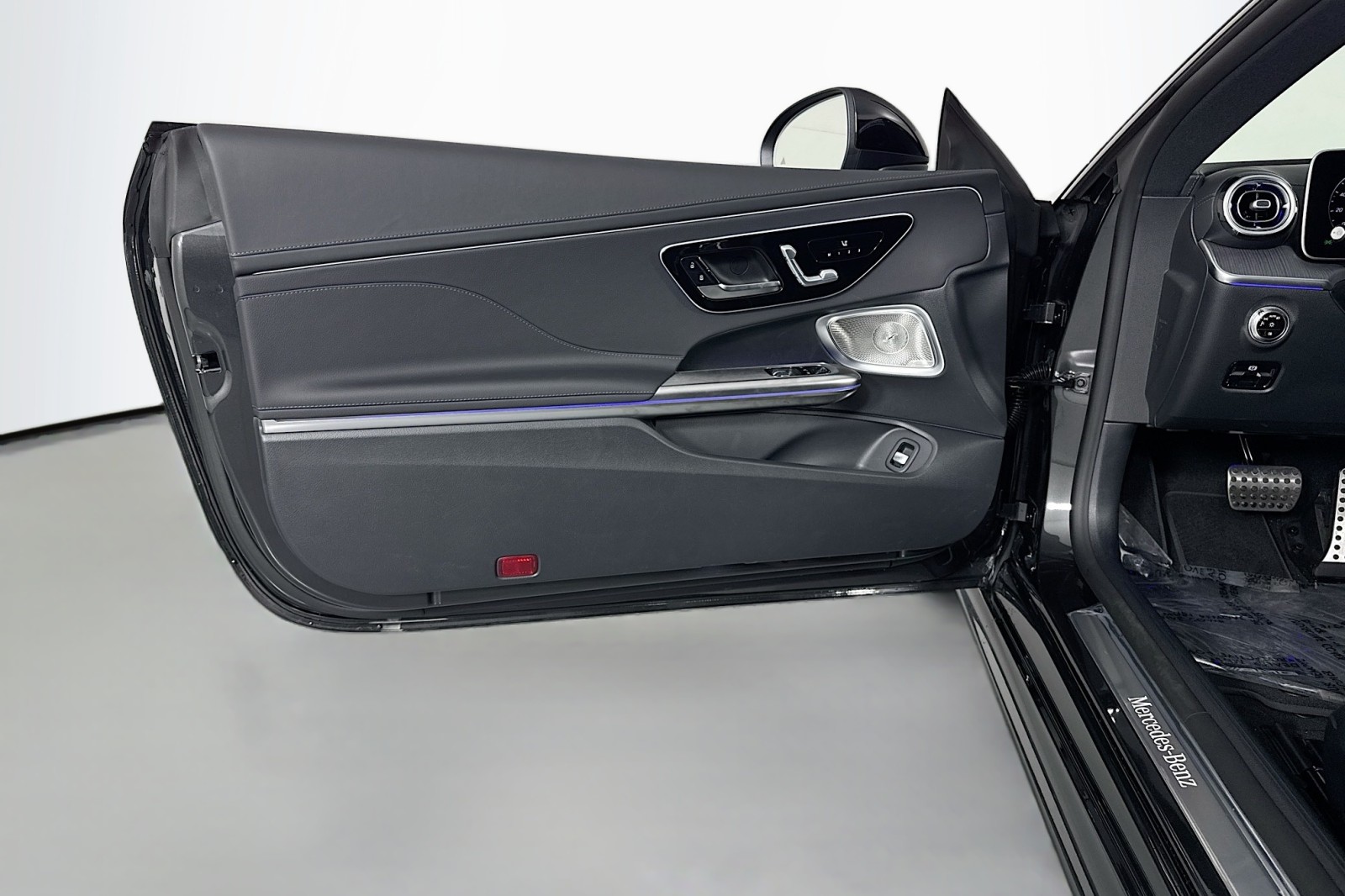 New 2026 Graphite Grey Metallic Mercedes-Benz CLE 450 4MATIC® Coupe image 20