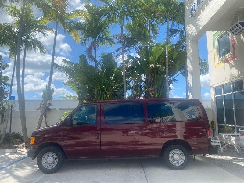 2006 Ford Econoline Wagon XLT 8 PASS LOW MILES 56328 in ,
