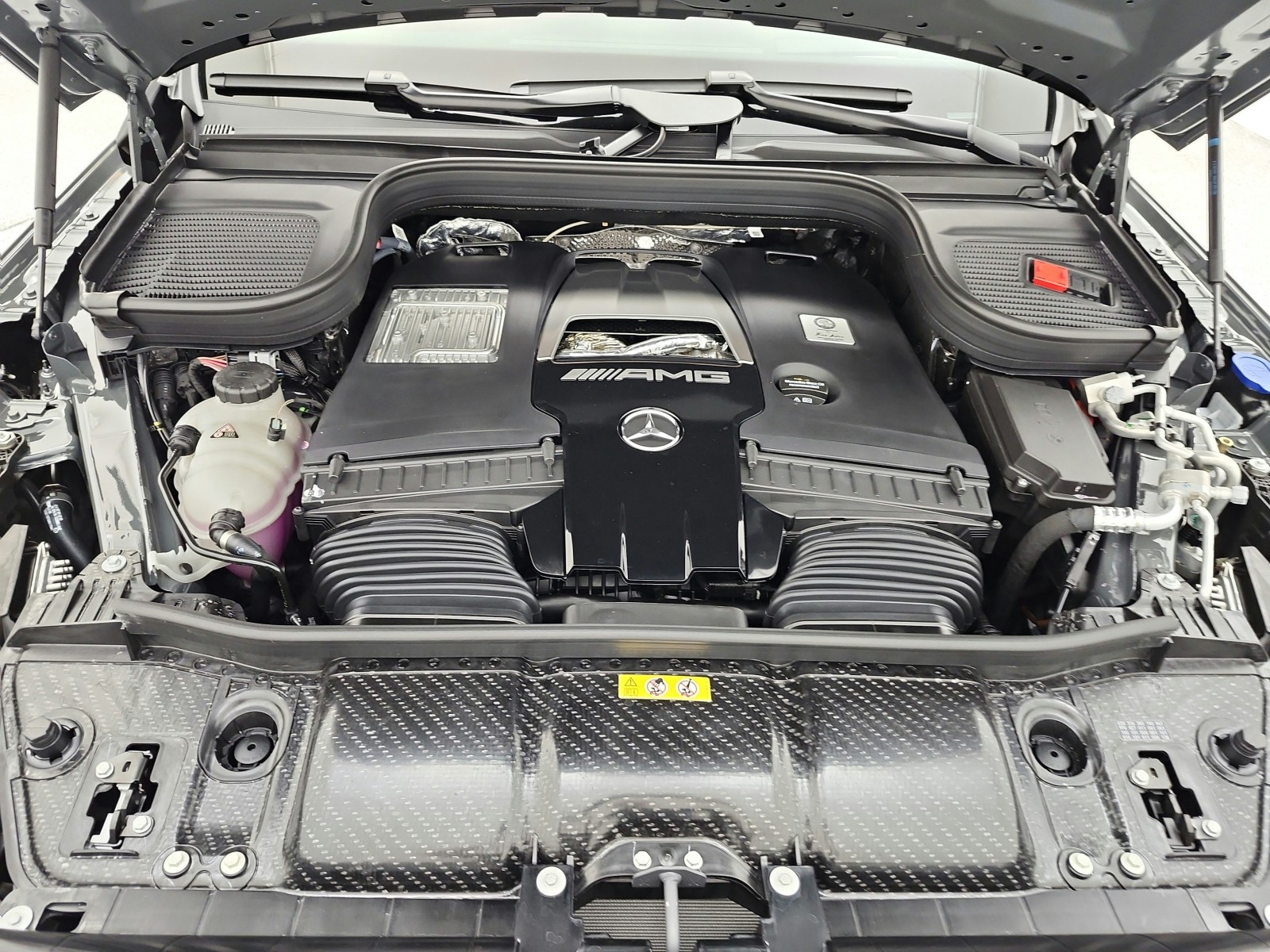New 2026 MANUFAKTUR Signature Silicon Grey Mercedes-Benz AMG® GLS 63 4MATIC+ SUV image 12