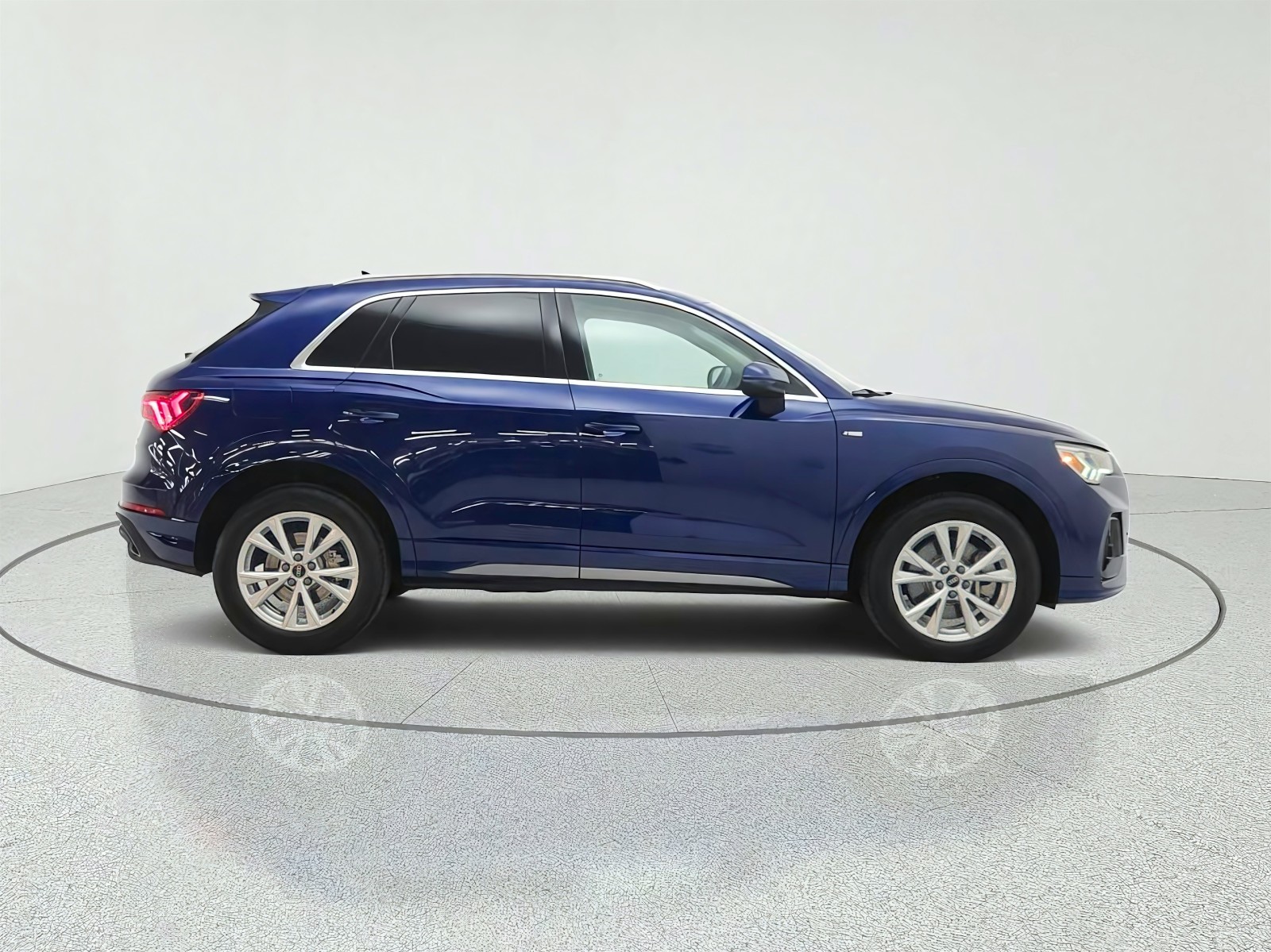 Used 2025 Navarra Blue Metallic Audi S line Premium Plus image 4