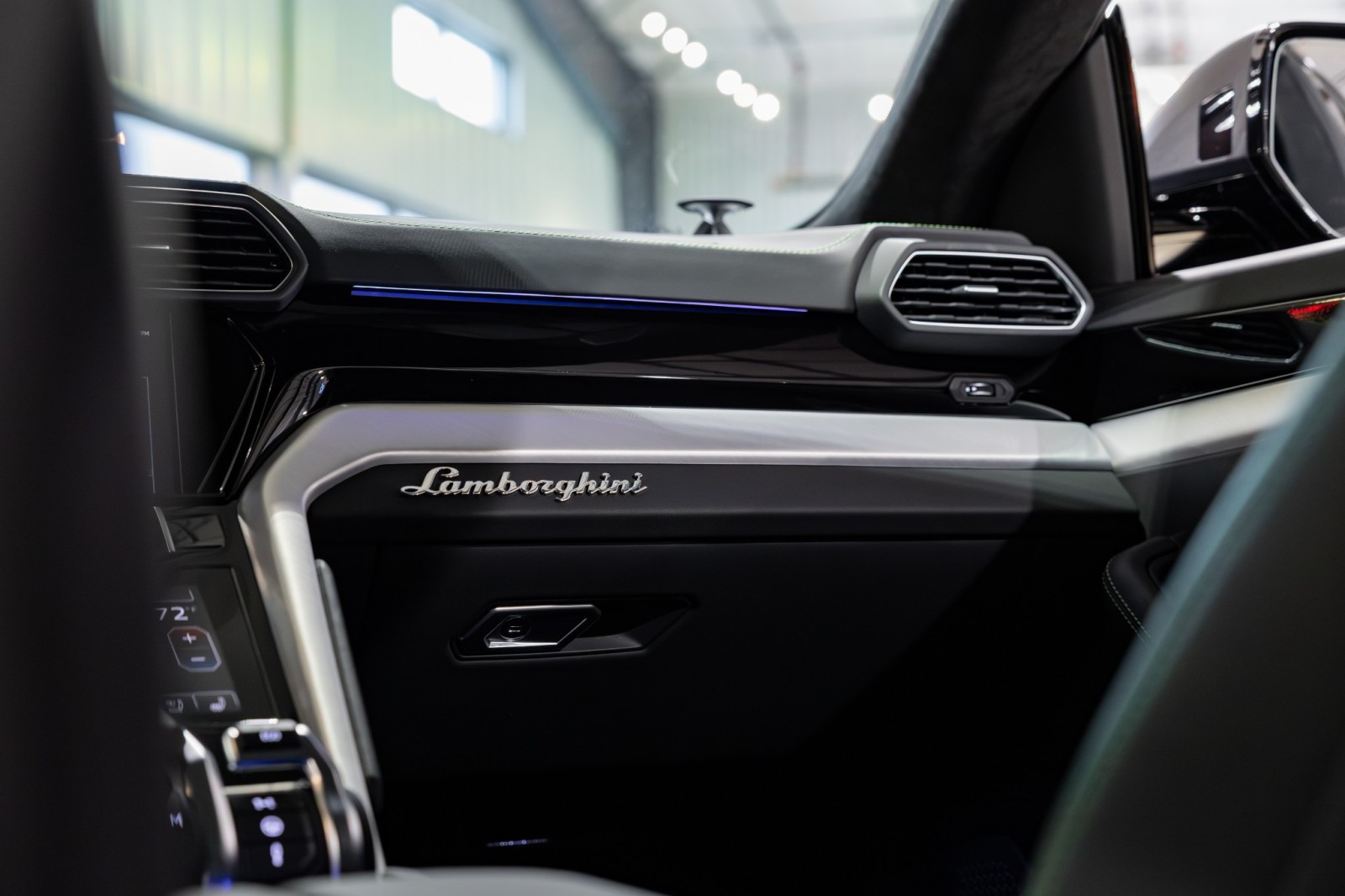 Used Car 2023 Lamborghini Urus  S For Sale Under $250,000 In Boerne, Texas