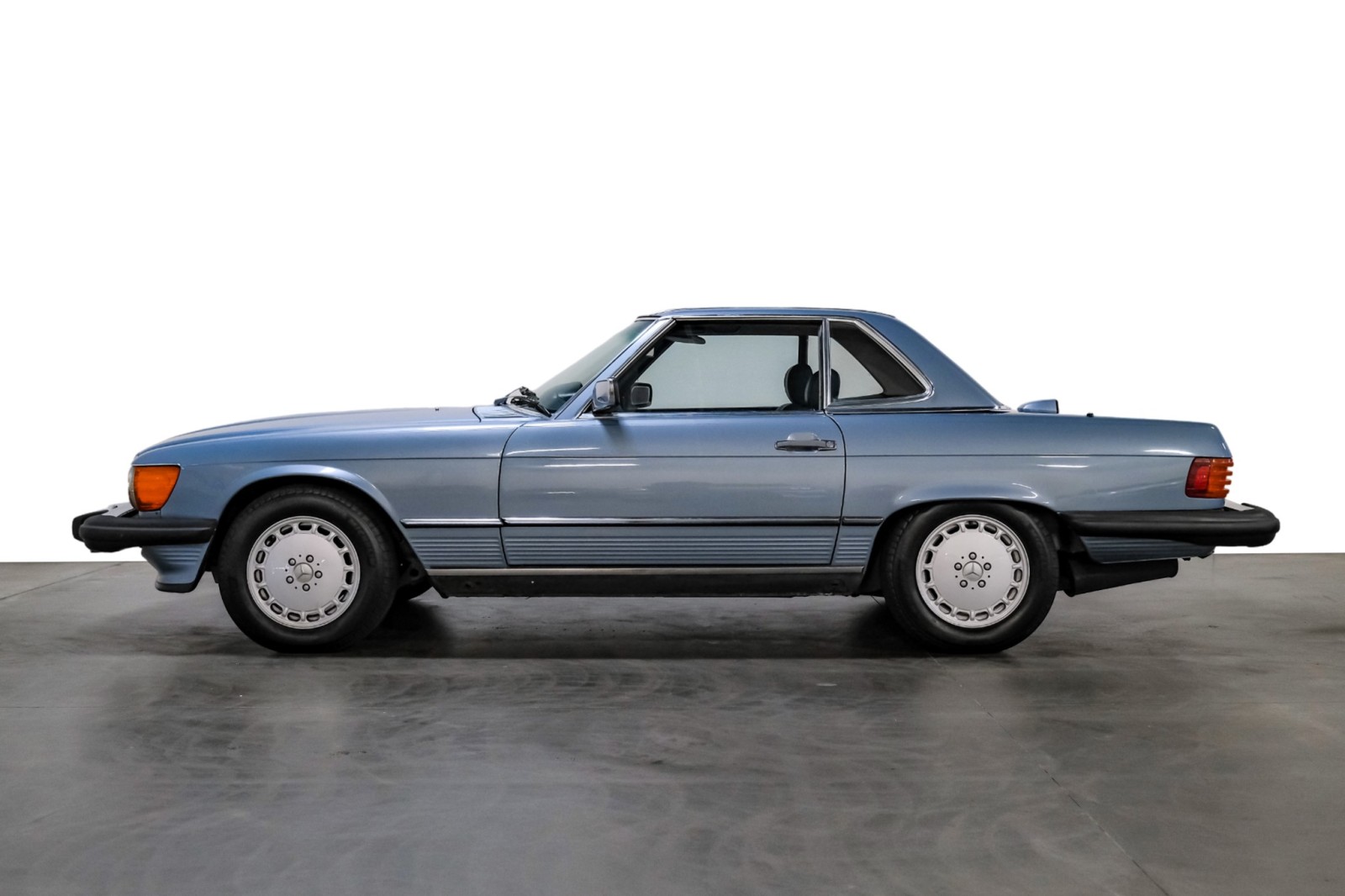 1986 Mercedes-Benz 560 Series Convertible 560SL 10