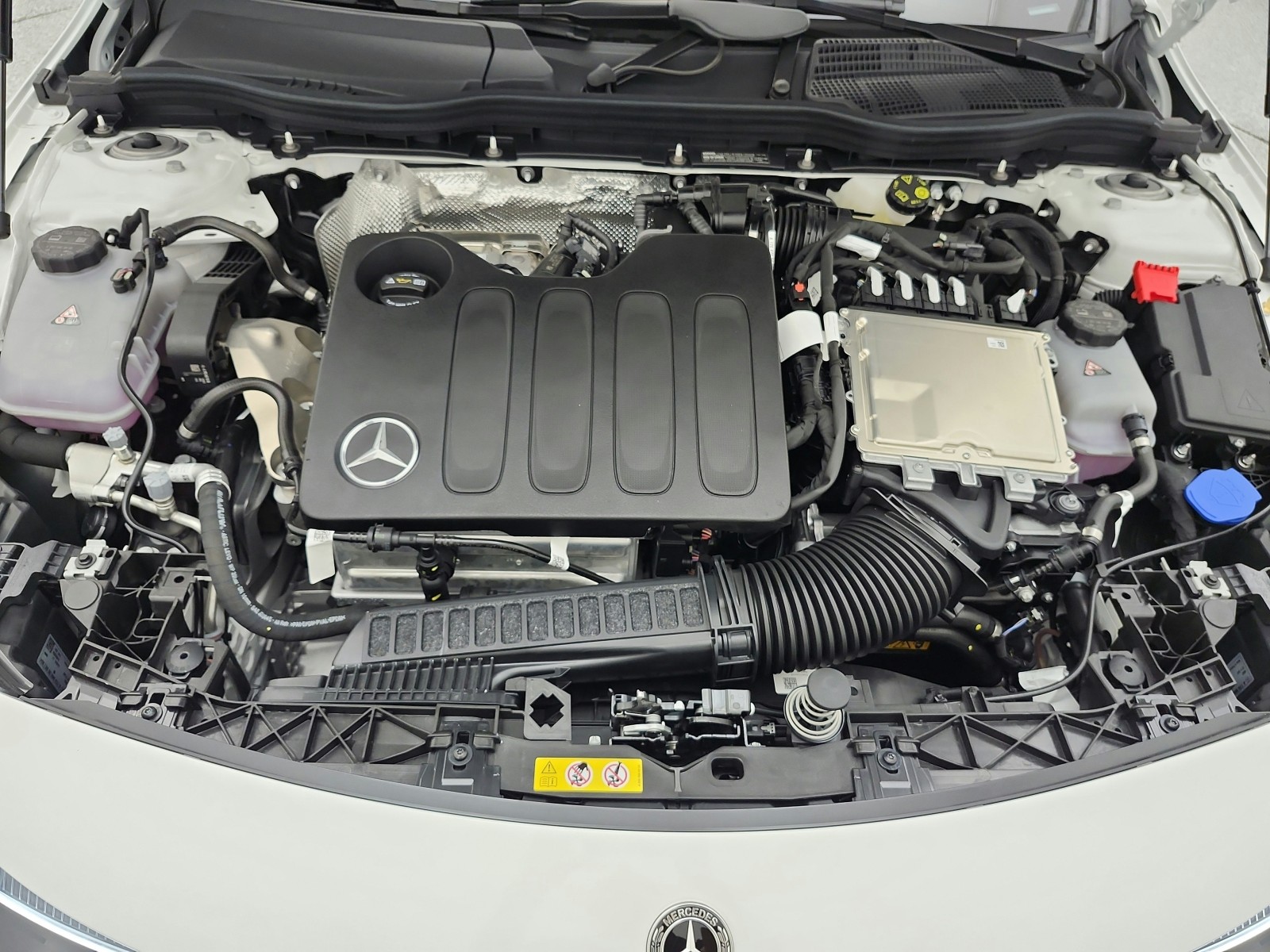 New 2027 Polar White Mercedes-Benz CLA 220 Hybrid FWD image 12