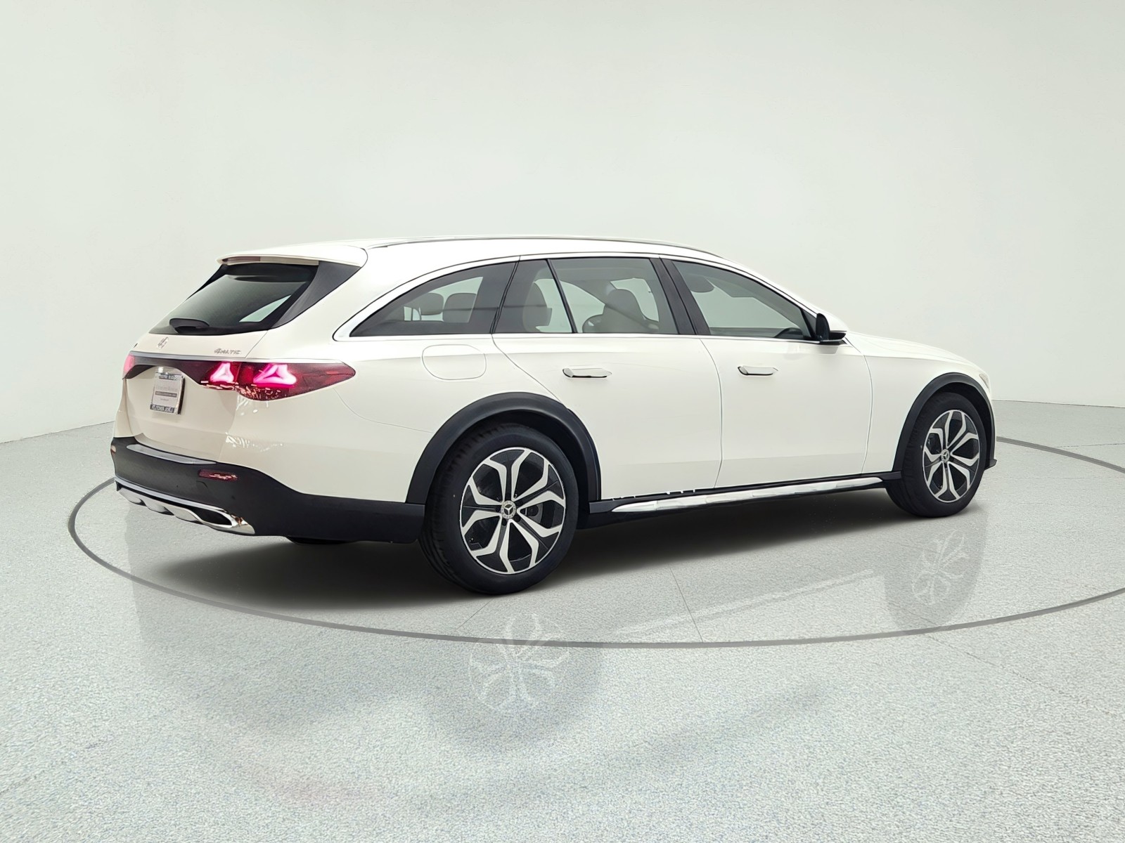 New 2027 Polar White Mercedes-Benz E 450 4MATIC® All-Terrain Wagon image 5