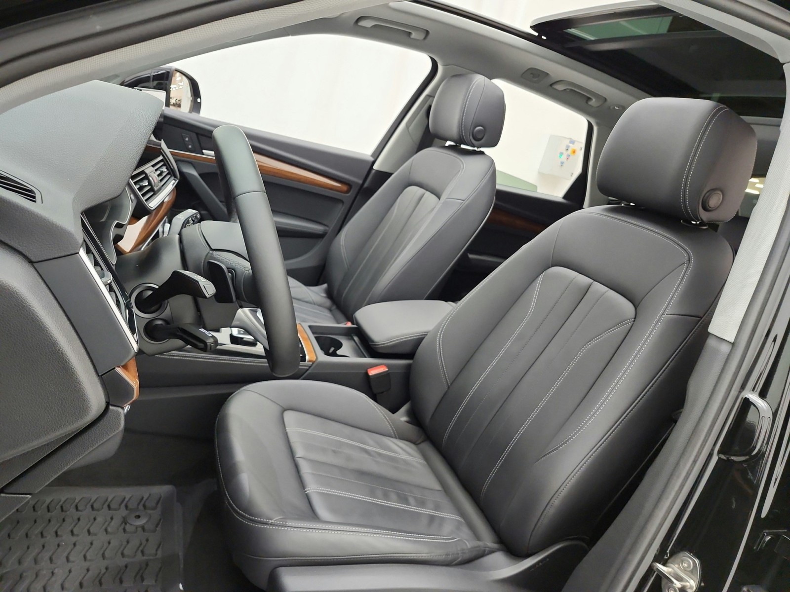 Used 2023 Mythos Black Metallic Audi S line Premium Plus image 10