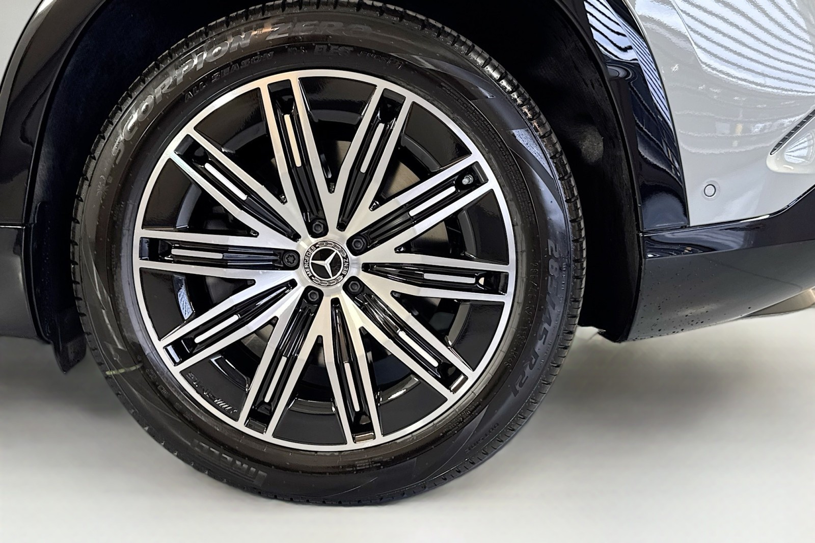 New 2026 MANUFAKTUR Alpine Grey Mercedes-Benz EQS 400 4MATIC® SUV image 28