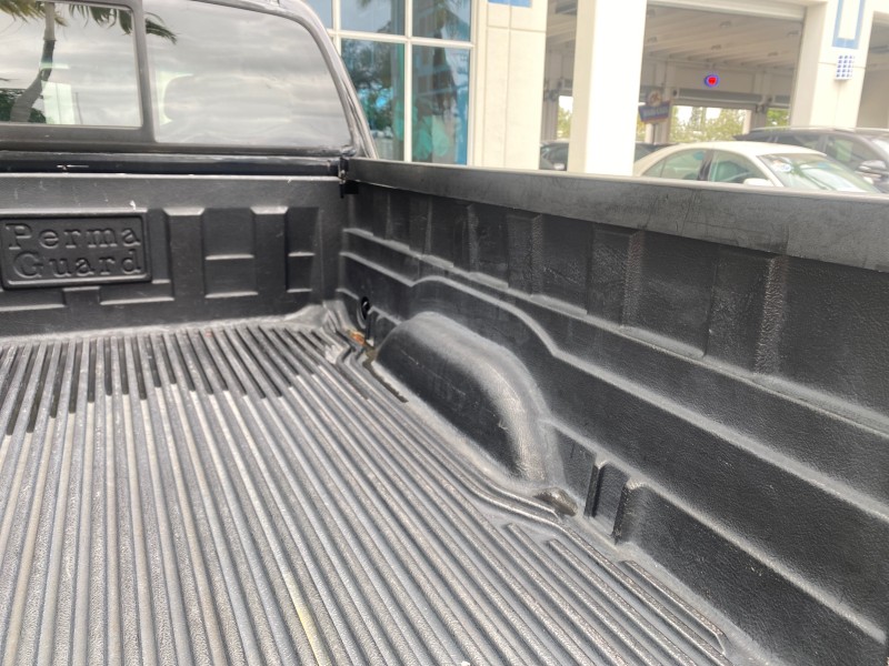 2004 Toyota Tundra SR5 1 OWNER 4WD XTRA CAB STEP SIDE in , 