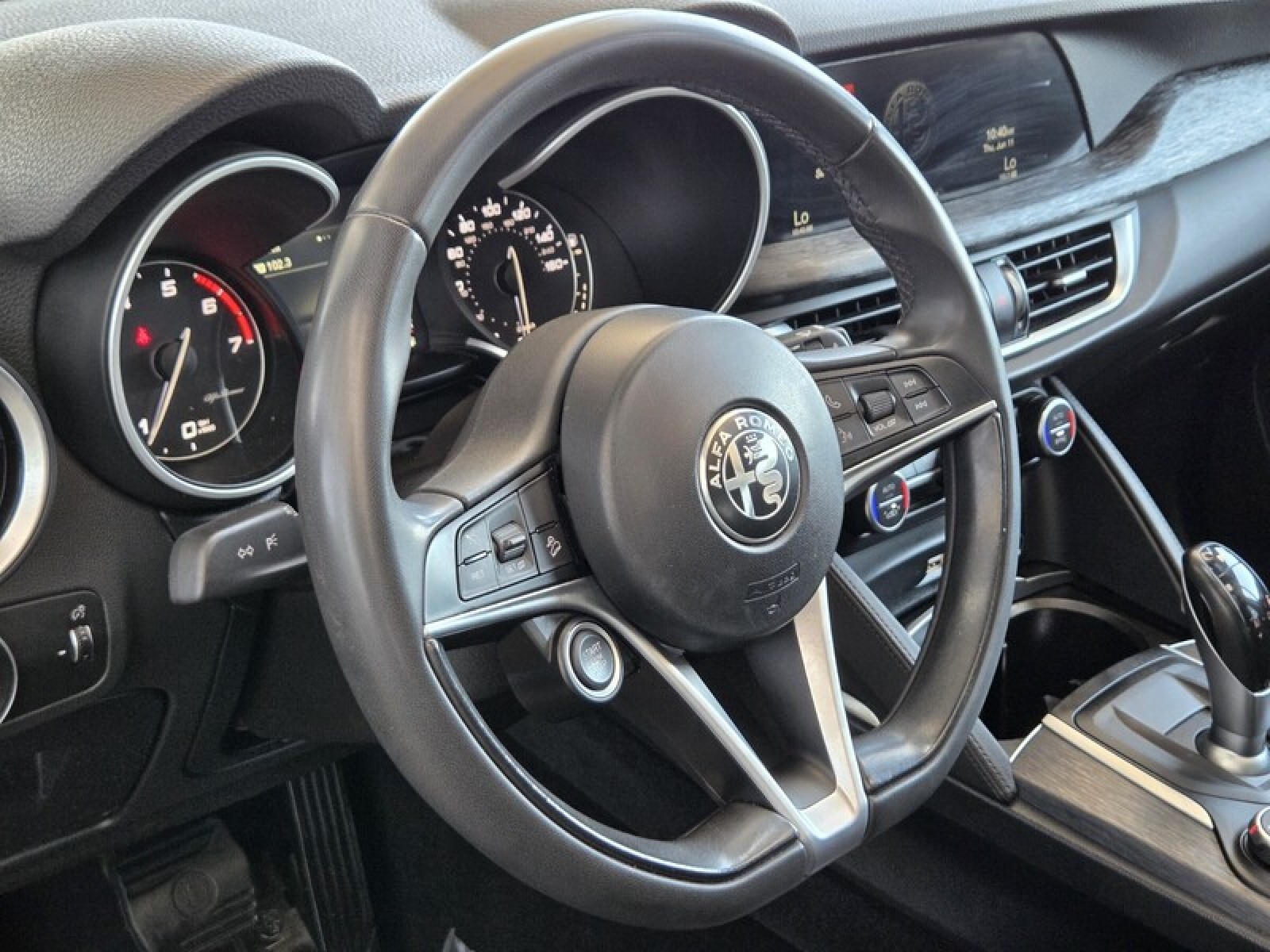 Used 2019 BLUE Alfa Romeo  image 26