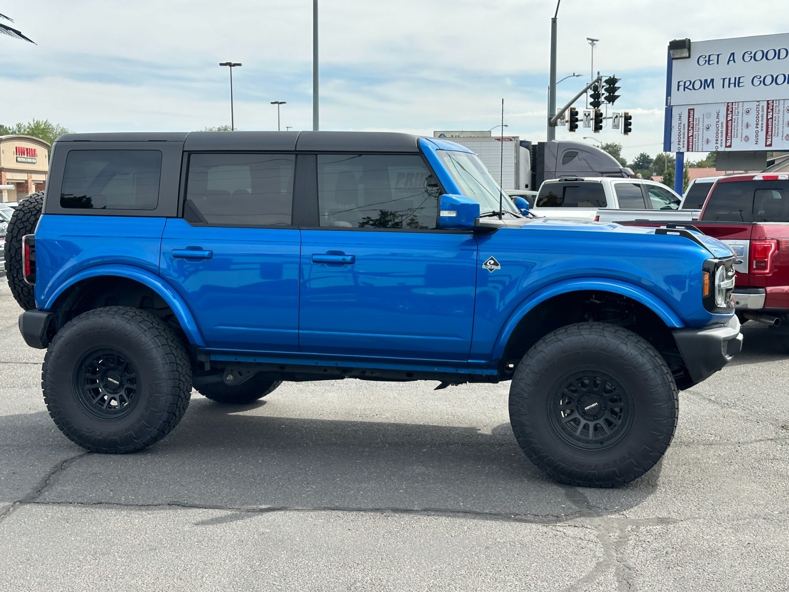 2022 Ford Bronco Black Diamond 7