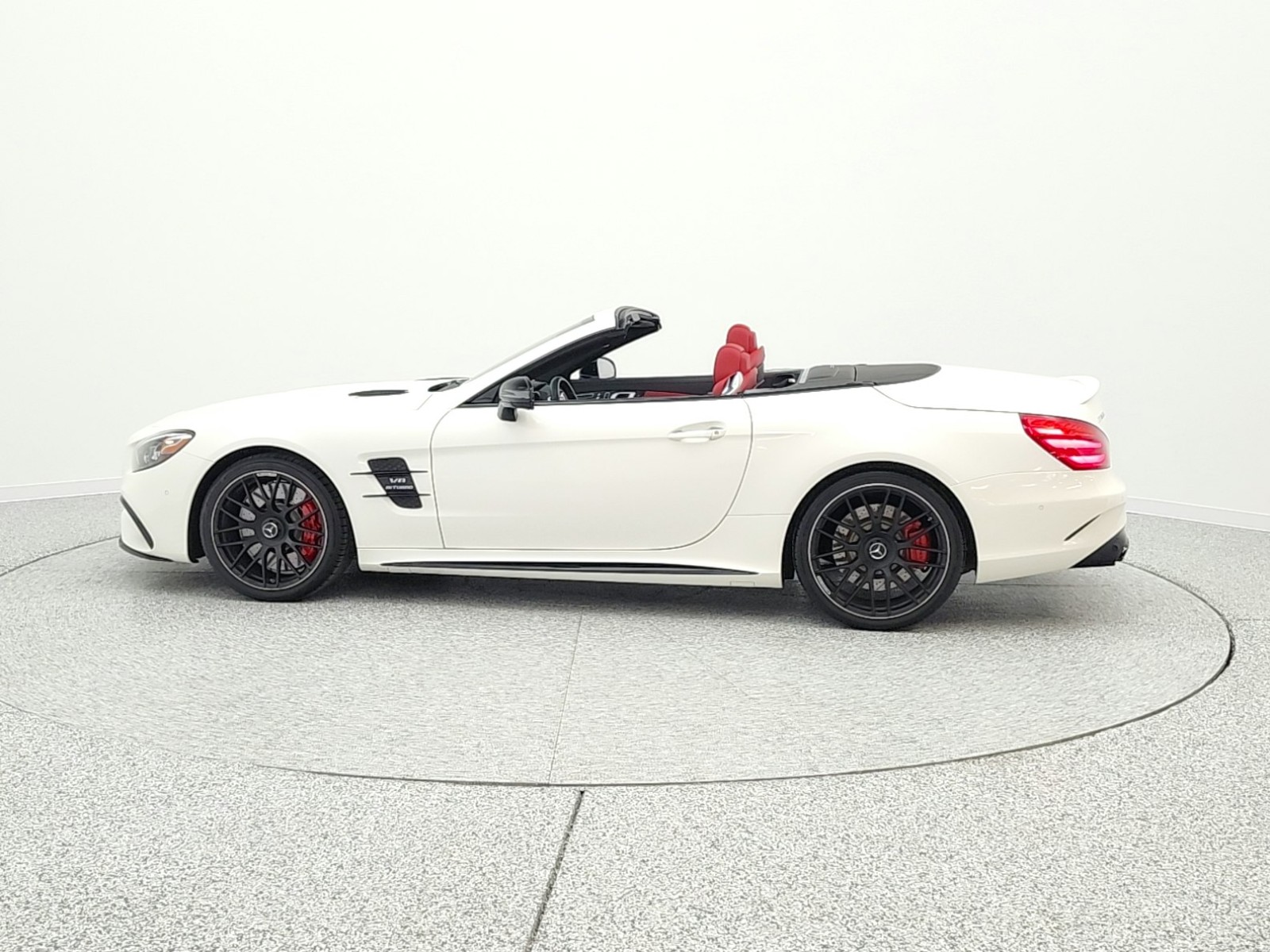 Used 2019 designo Diamond White Metallic Mercedes-Benz AMG® SL 63 Roadster image 8