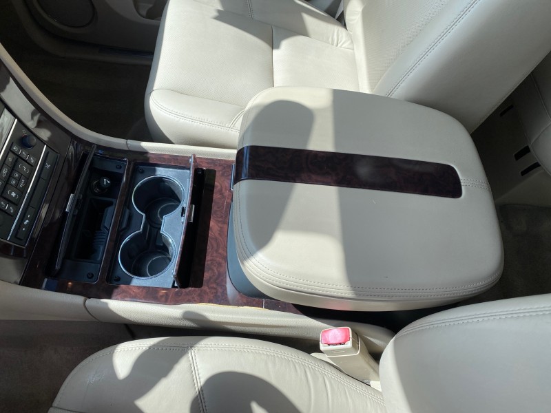 2010 Cadillac Escalade SUNROOF NAV Premium LOW MILES 66,933 in ,