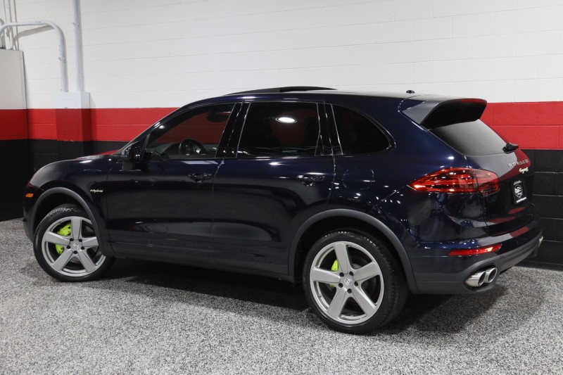 2016 Porsche Cayenne S E-Hybrid 4dr Suv in ,